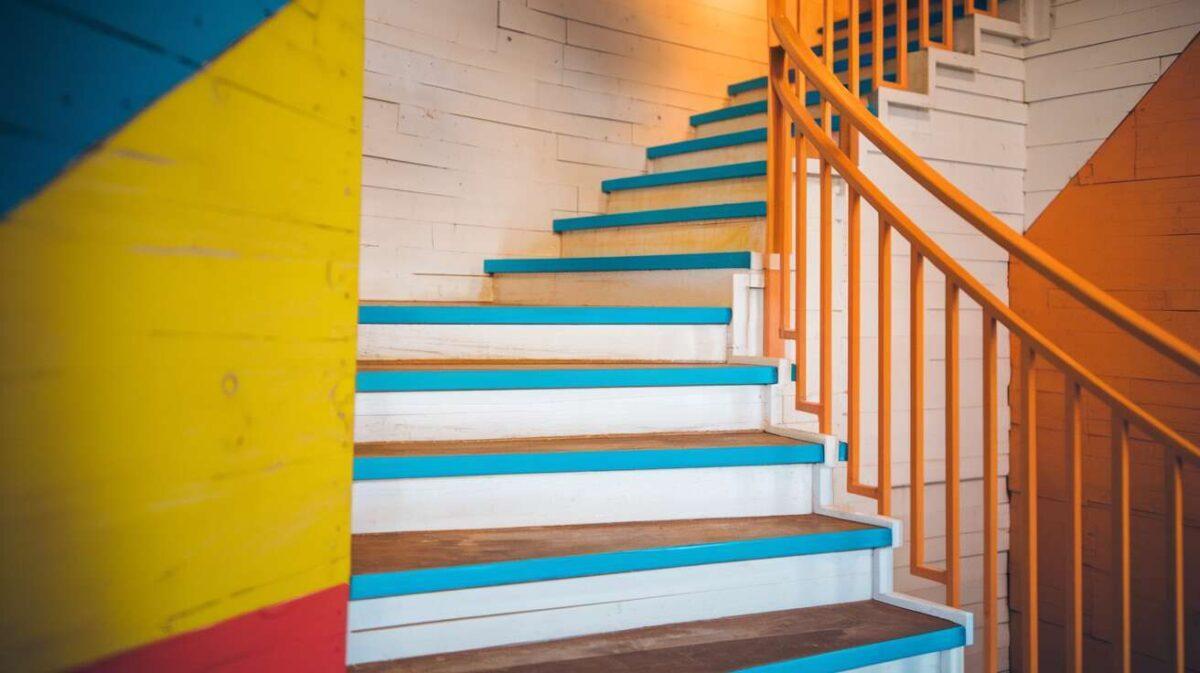 Idée Couleur pour Escalier en Bois : tendance Déco